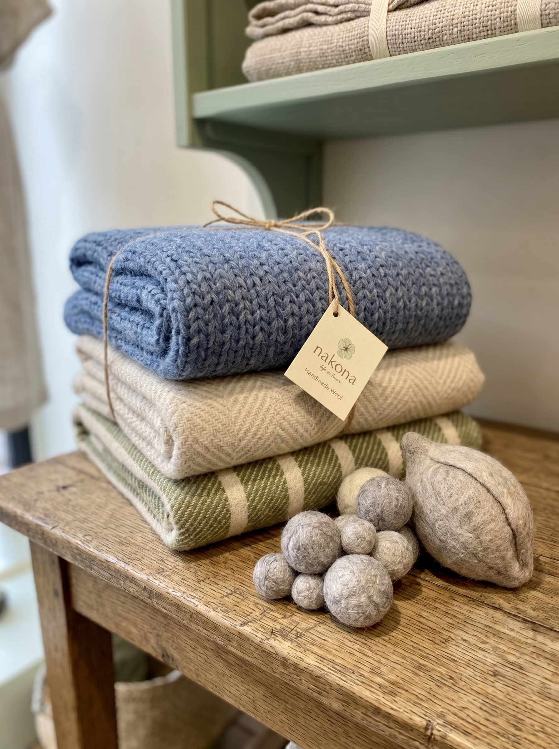 Nakona wol collectie — Plaids, sjaals, sokken en dekens — puur, diervriendelijk en Europees