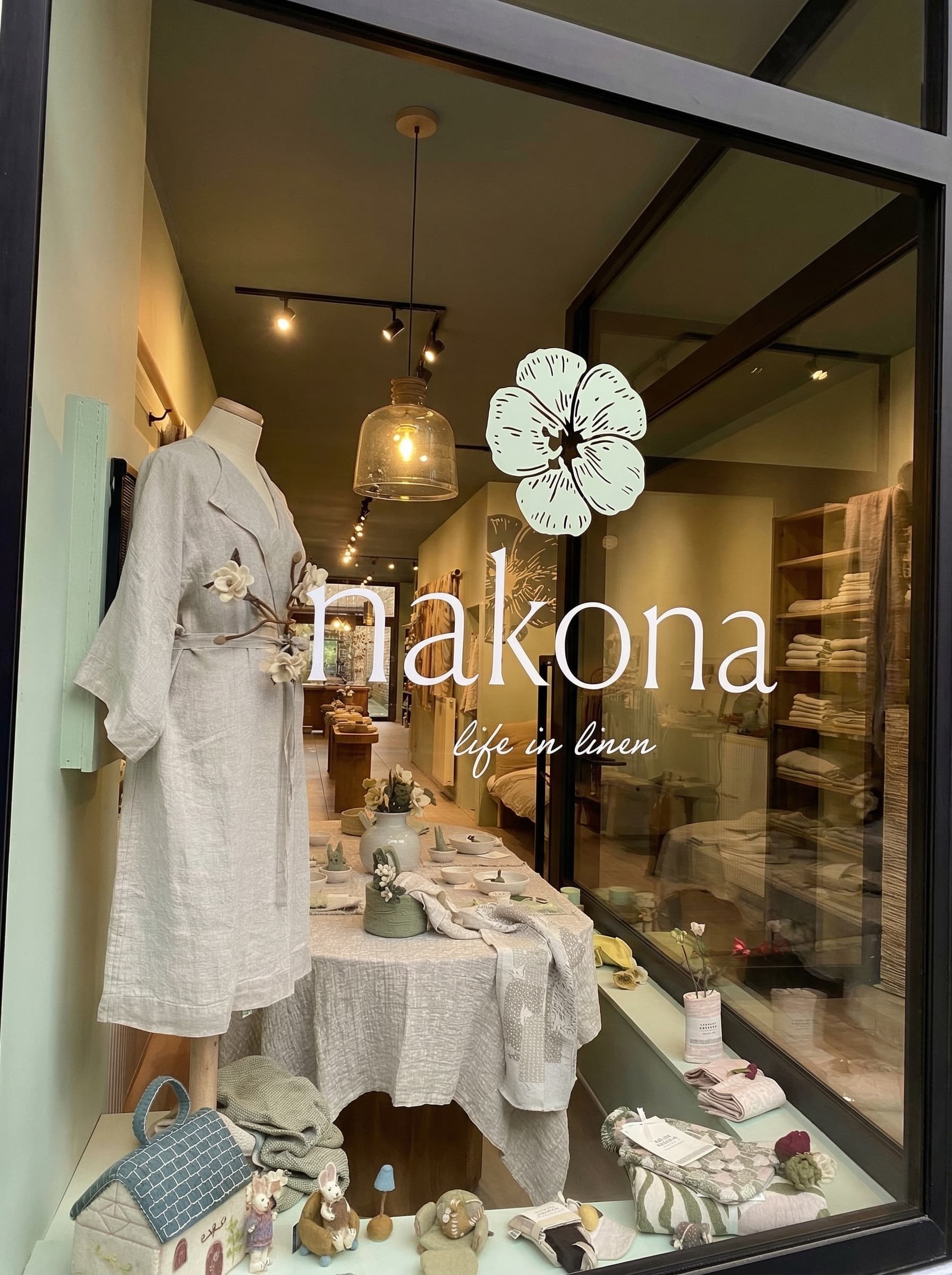 Nakona linnenwinkel in de Noordzandstraat Brugge